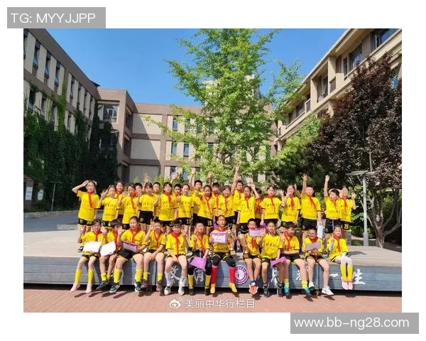 足球书包点亮校园梦想携手球星共赴绿茵场辉煌未来 足球书包点亮校园梦想携手球星共赴绿茵场辉煌未来