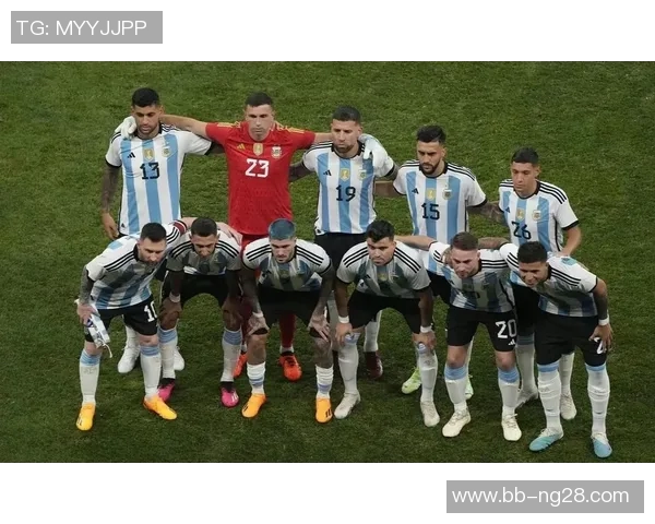 探索足球巨星的成长轨迹与辉煌成就揭示他们背后的努力与梦想 探索足球巨星的成长轨迹与辉煌成就揭示他们背后的努力与梦想